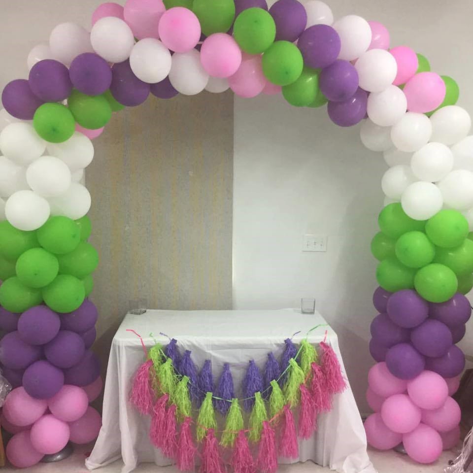 helium balloon arch display